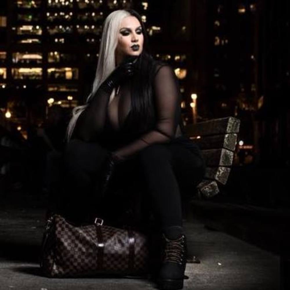 Meet your Posher, Cynthia